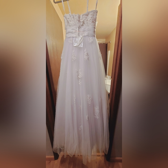 Moonlight Bridal Style T414 - Picture 2 of 8